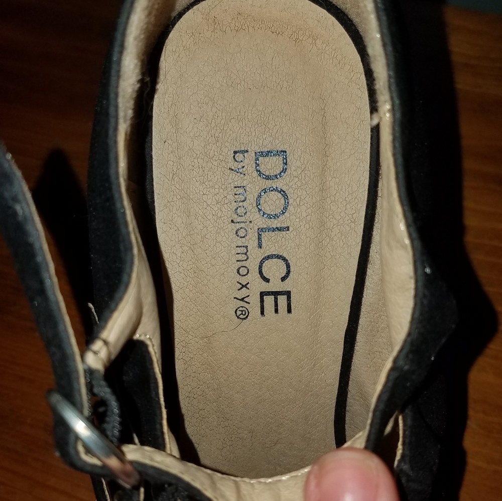 Dolce by Mojo Moxy heel dress shoes
